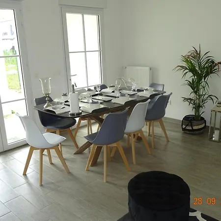 Дом отдыха Maison Serris 110 M², Jardin Prive Серри